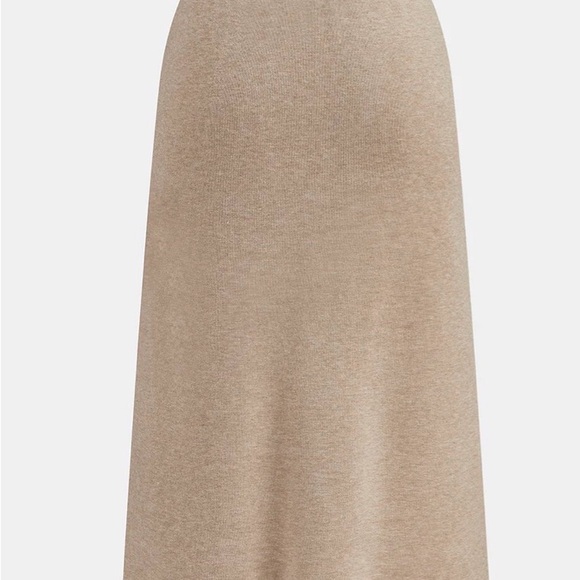 Commence Contrast Trim Knit Top and Midi Skirt Set - Picture 6 of 9